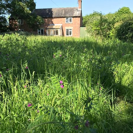 Long Bennington Priory Meadow Cottage מראה חיצוני תמונה