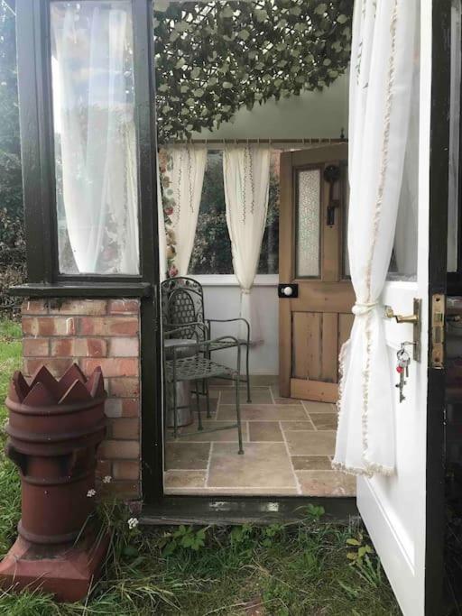 Long Bennington Priory Meadow Cottage מראה חיצוני תמונה
